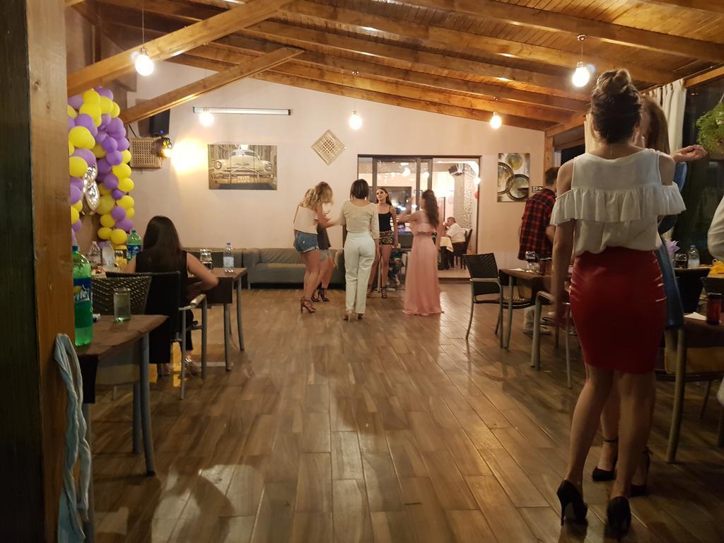 Rosiori de Vede Pensiunea Family Zone מראה חיצוני תמונה